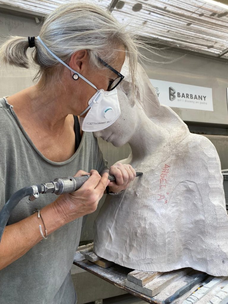 Teresa Riba  -Die Engel für die Sagrada Família nehmen Gestalt an-